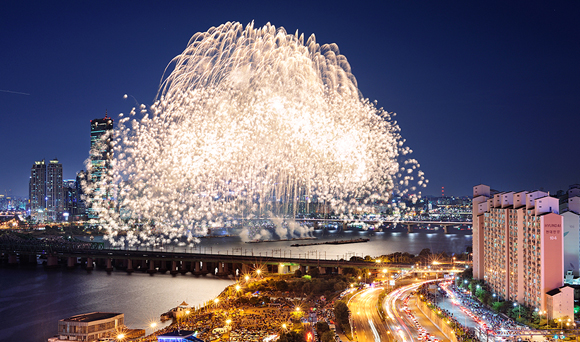 지난 2022년 한화와 함께하는 서울세계불꽃축제에서 선보인 ㈜한화의 불꽃